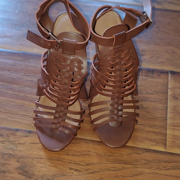 Bamboo Heeled Sandals with Ankle Straps - Picture 2 of 7